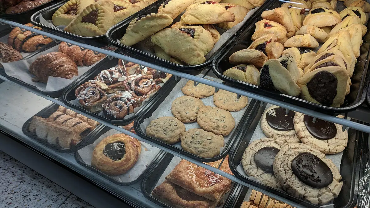 Ullswater Bakery – bakery in Halton Moor, Leeds